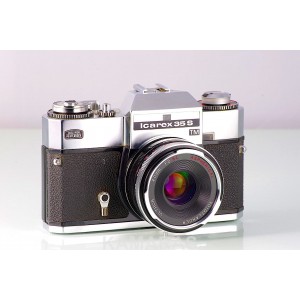 Zeiss-Ikon Icarex 35 S TM + Ultron 2/40mm